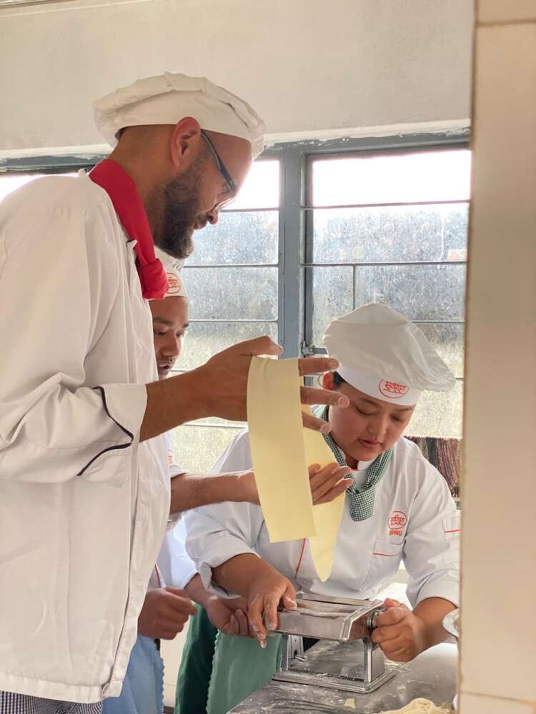 Verstärkung für Sarvaguna in Nepal