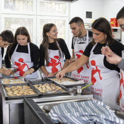Kosovo, Kochen baut Brücken